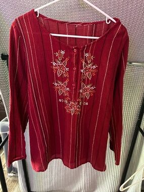 Source Unknown Burgundy Embroidered Button-Front Tunic